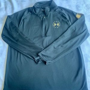 Mens Under Armour XL black and gold pullover